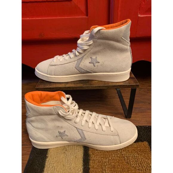 Converse Pro Leather M 10 Bugs Bunny 80th Anniversary Looney Tunes NWOB READ - Picture 2 of 9